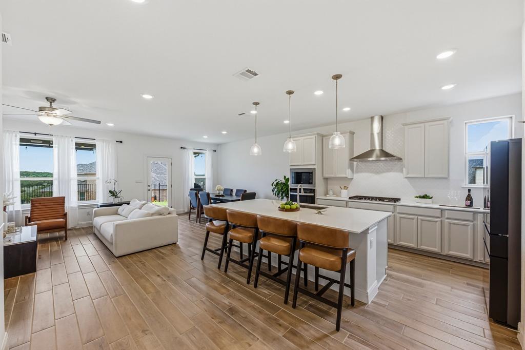 6700 Cliff Rose Dr, Spicewood, TX 78669