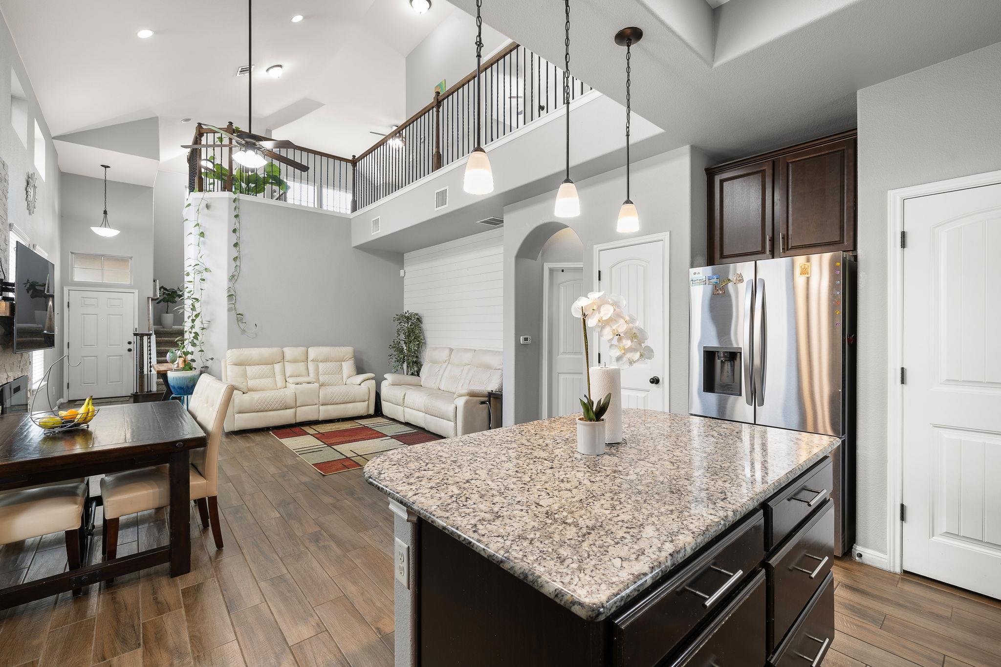 1401 Little Elm Trl # 215, Cedar Park, TX 78613