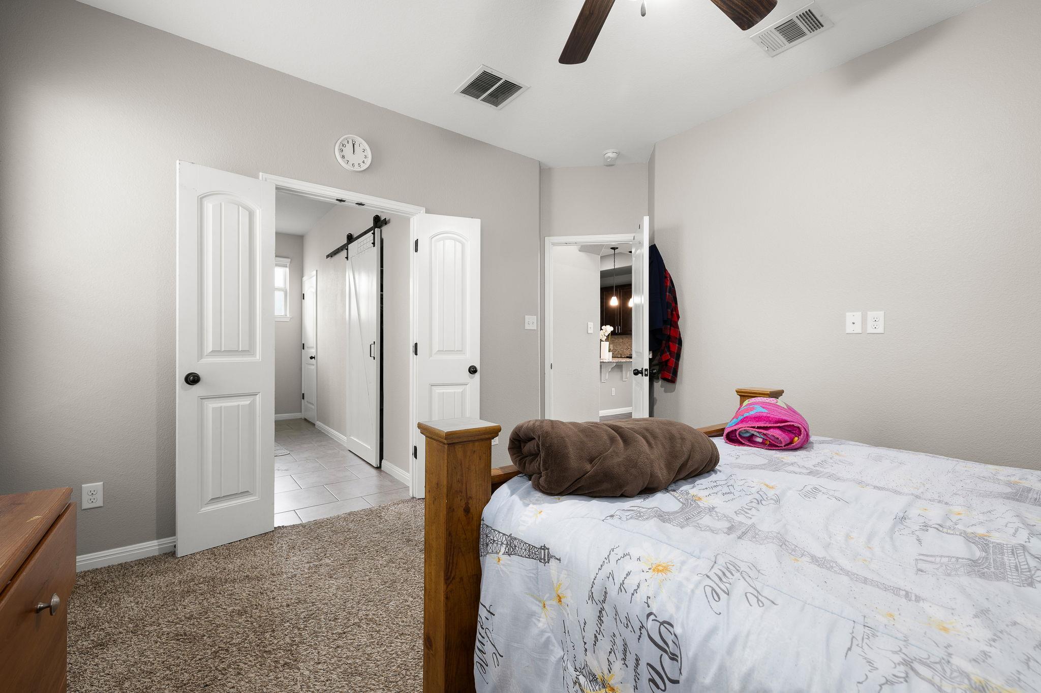 1401 Little Elm Trl # 215, Cedar Park, TX 78613