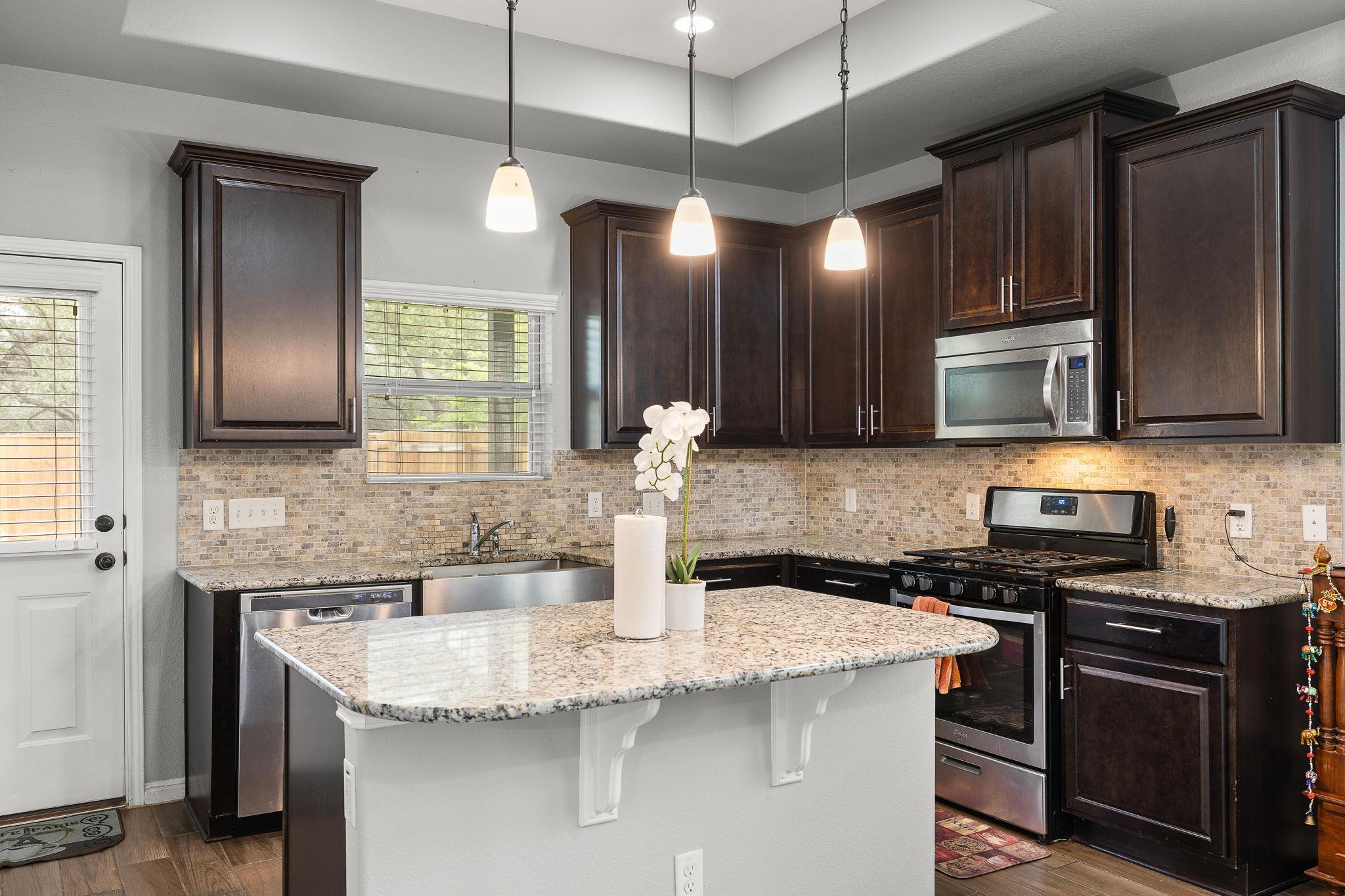 1401 Little Elm Trl # 215, Cedar Park, TX 78613