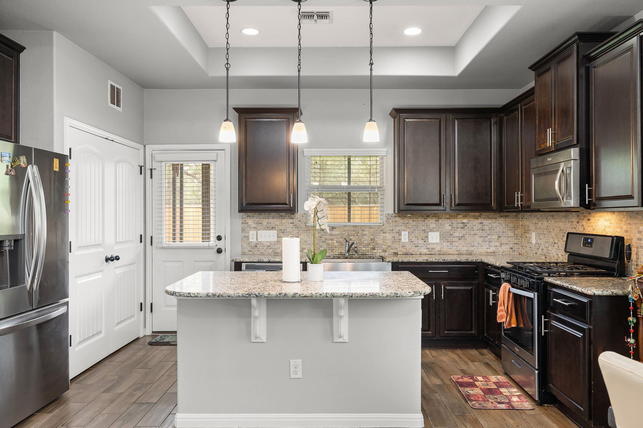 1401 Little Elm Trl # 215, Cedar Park, TX 78613
