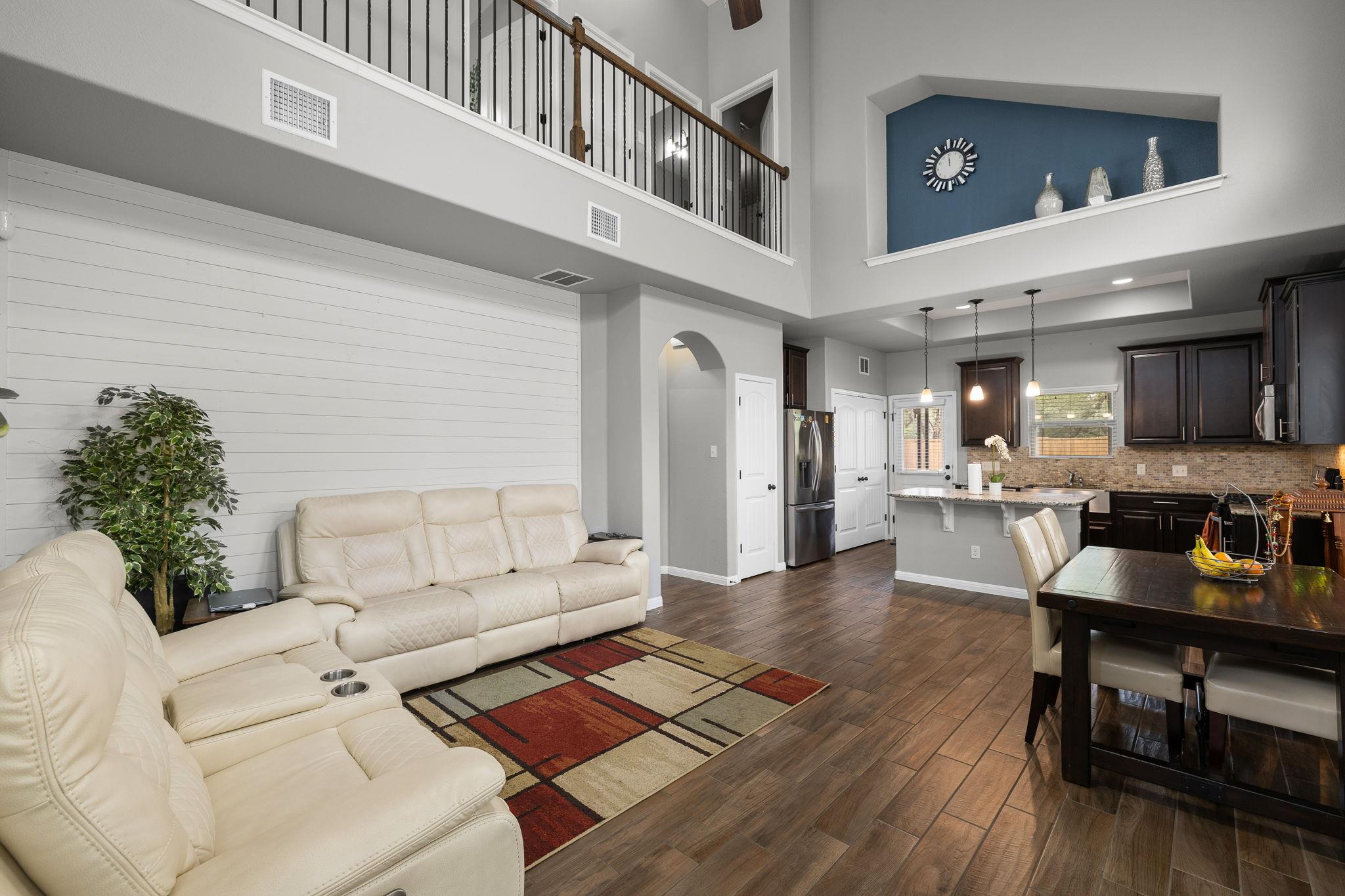 1401 Little Elm Trl # 215, Cedar Park, TX 78613