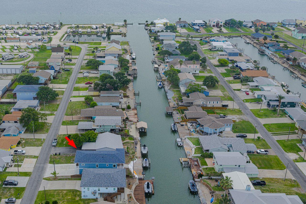 125 Port Ave, Rockport, TX 78382