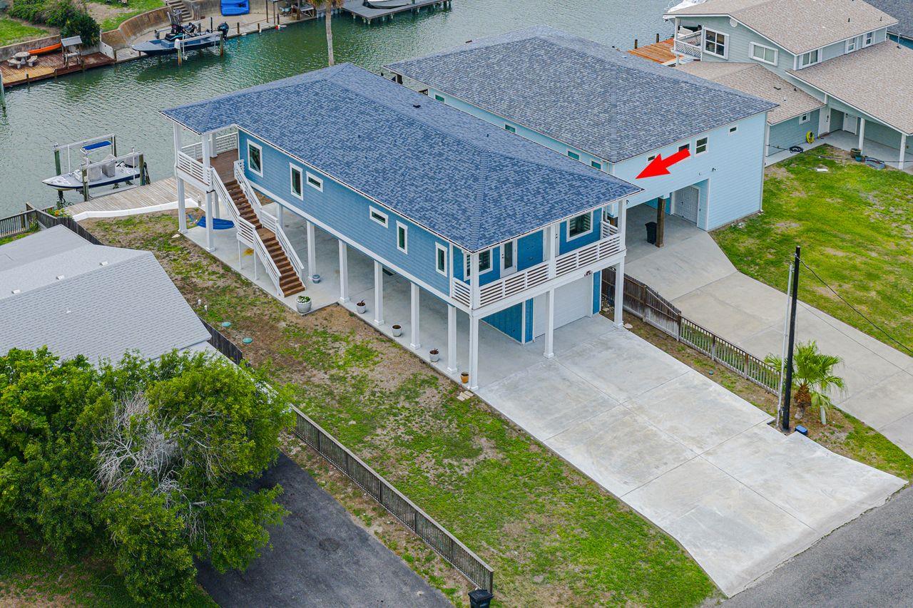 125 Port Ave, Rockport, TX 78382