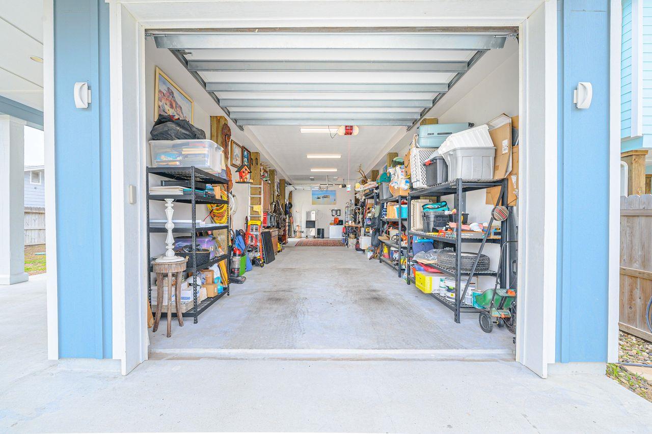 125 Port Ave, Rockport, TX 78382