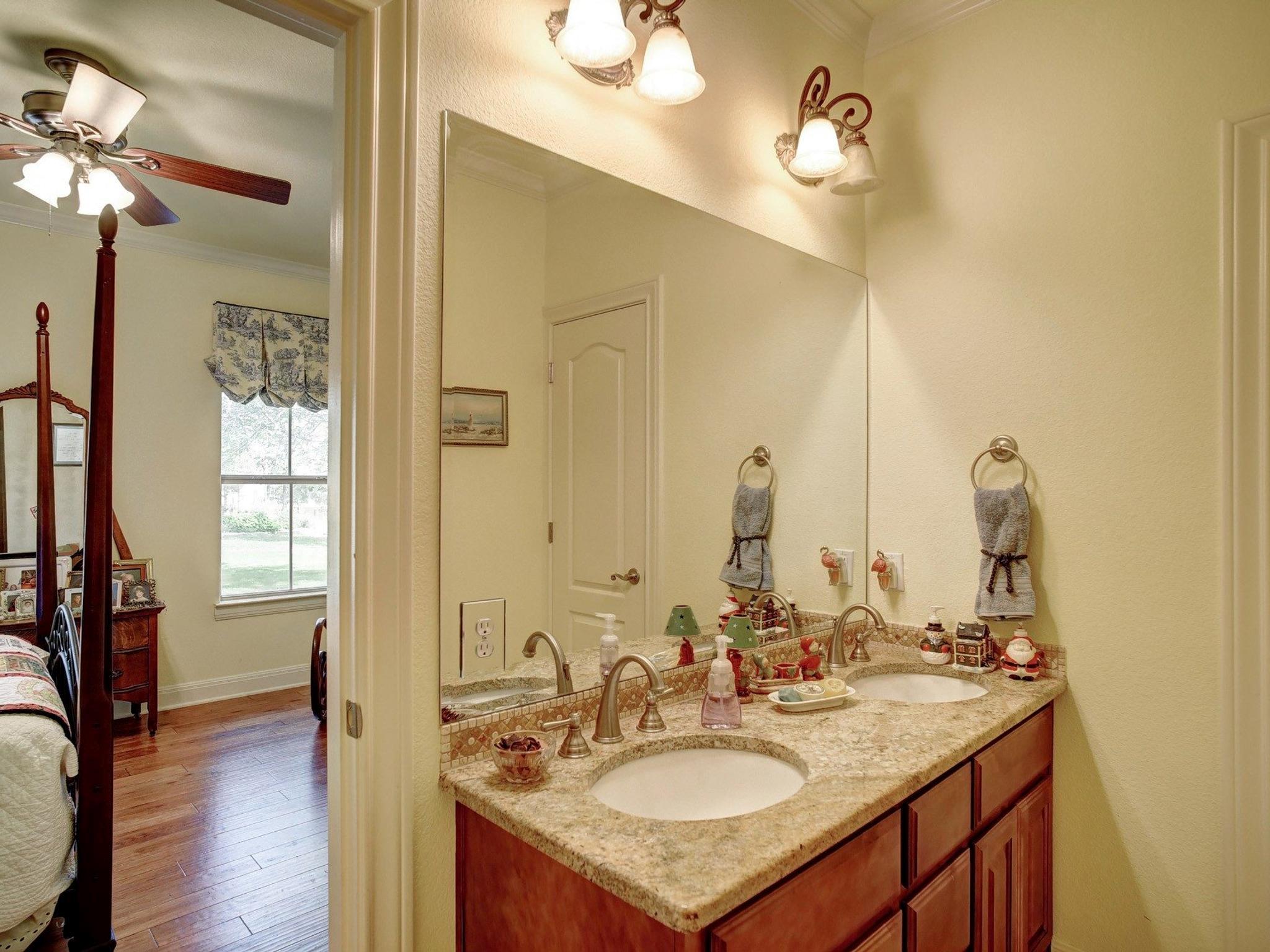 203 Wagon Way, Bastrop, TX 78602