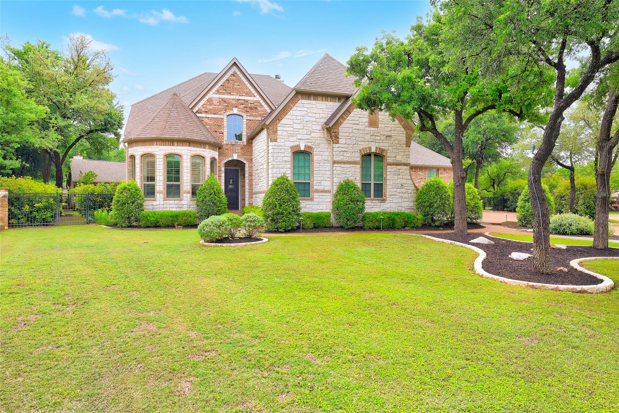 213 Vista Ln, Georgetown, TX 78633