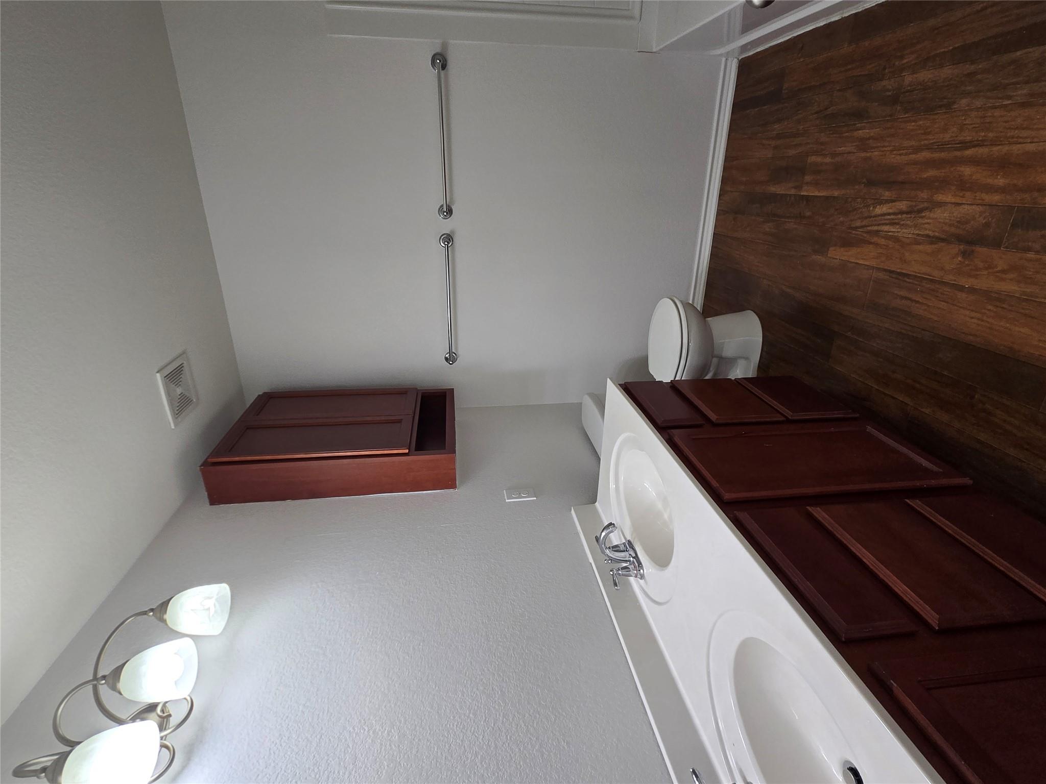 1124 Hyde Park Dr, Round Rock, TX 78665