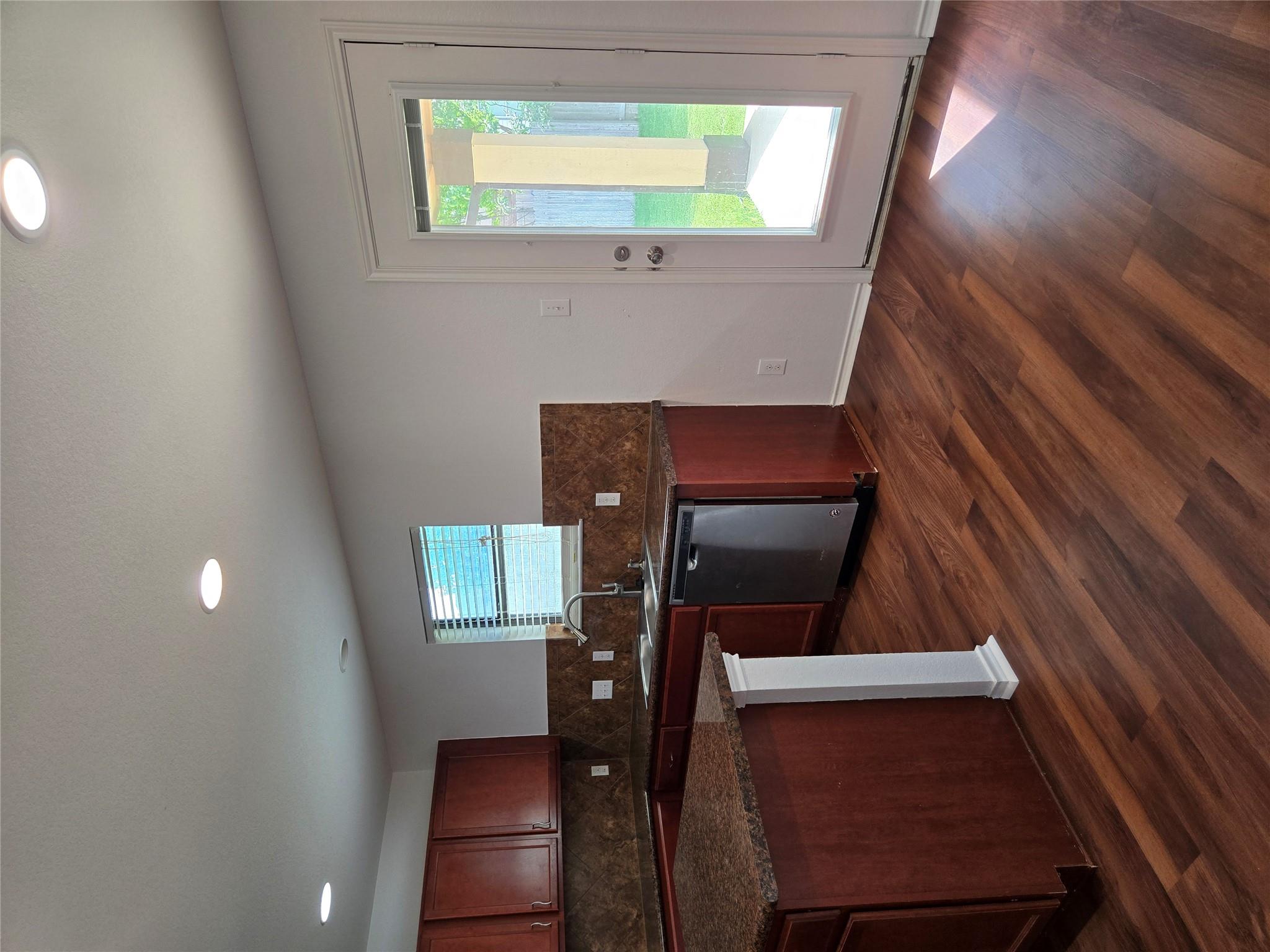 1124 Hyde Park Dr, Round Rock, TX 78665