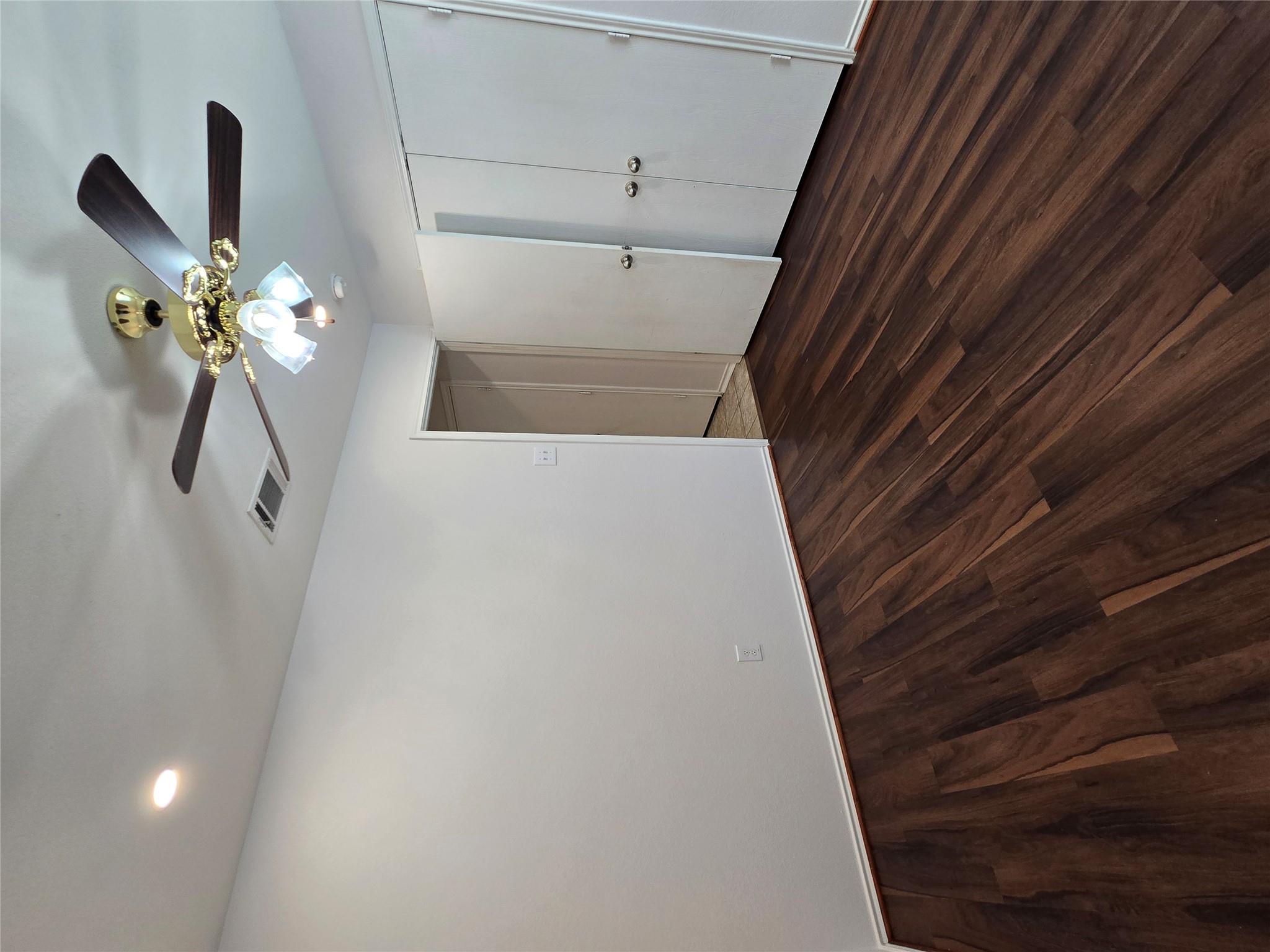 1124 Hyde Park Dr, Round Rock, TX 78665