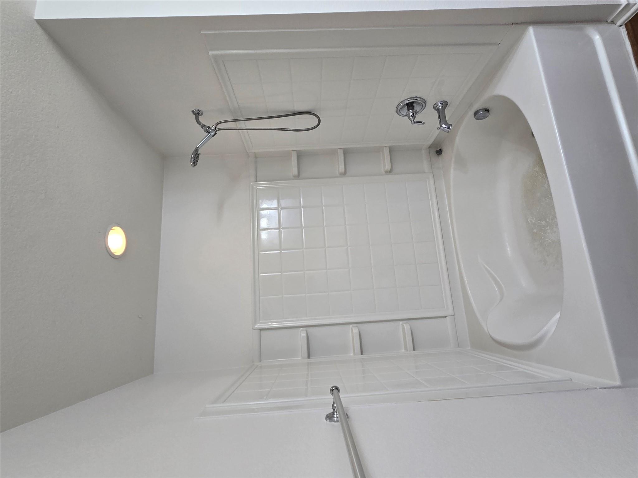 1124 Hyde Park Dr, Round Rock, TX 78665