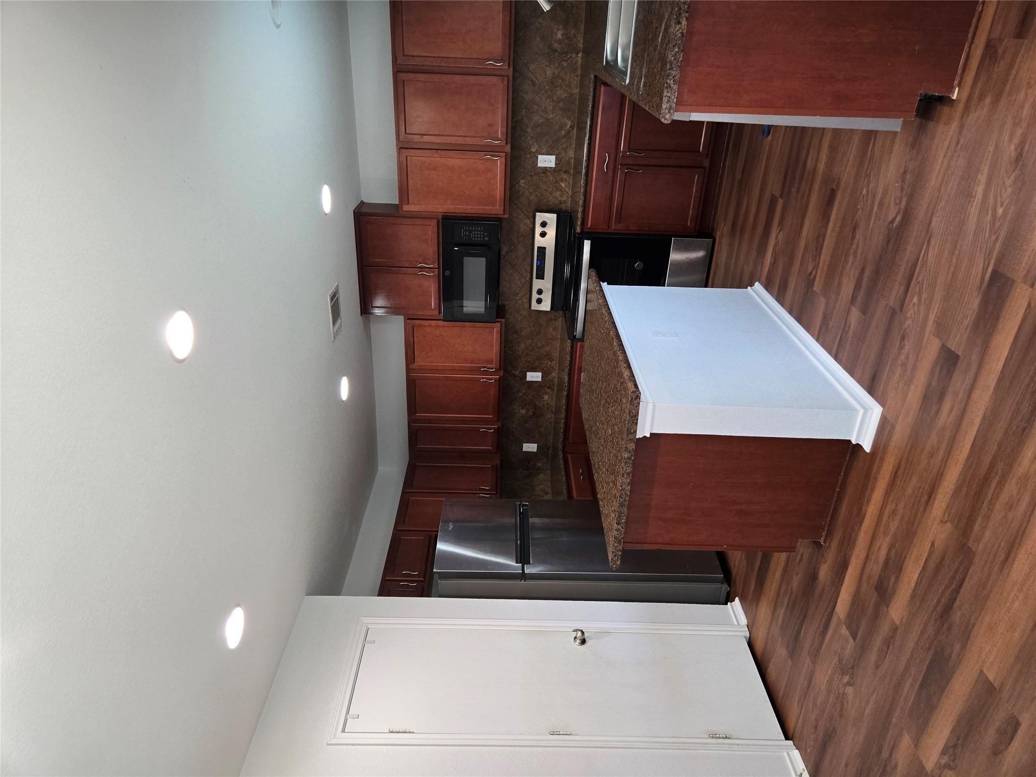 1124 Hyde Park Dr, Round Rock, TX 78665