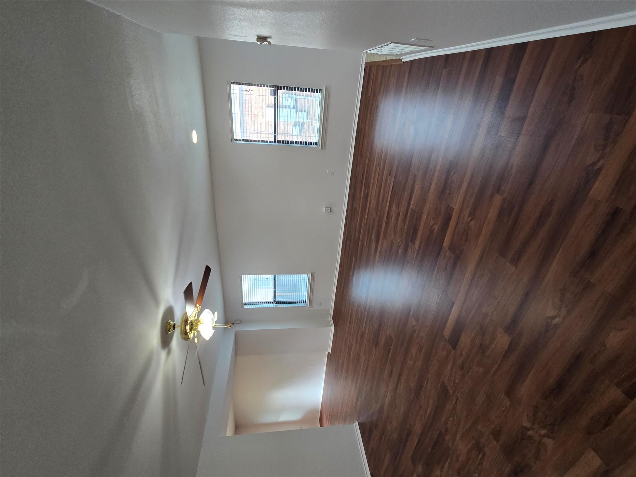 1124 Hyde Park Dr, Round Rock, TX 78665