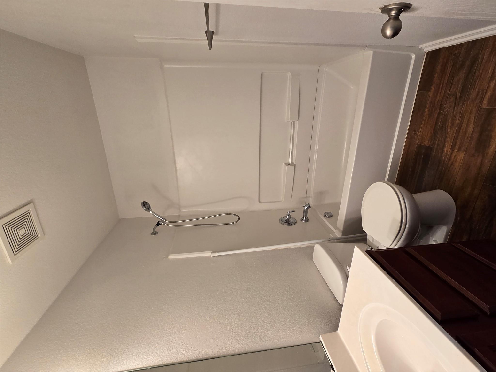 1124 Hyde Park Dr, Round Rock, TX 78665