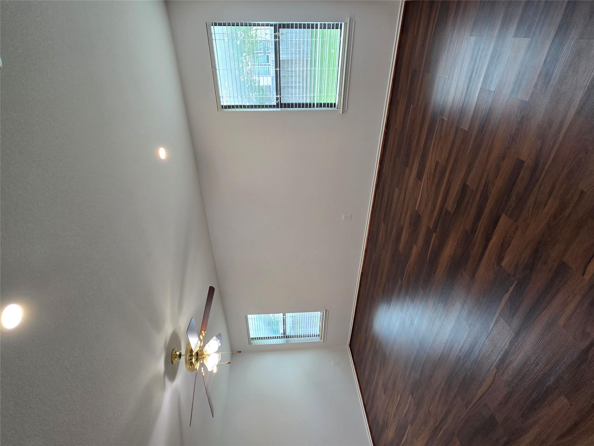 1124 Hyde Park Dr, Round Rock, TX 78665