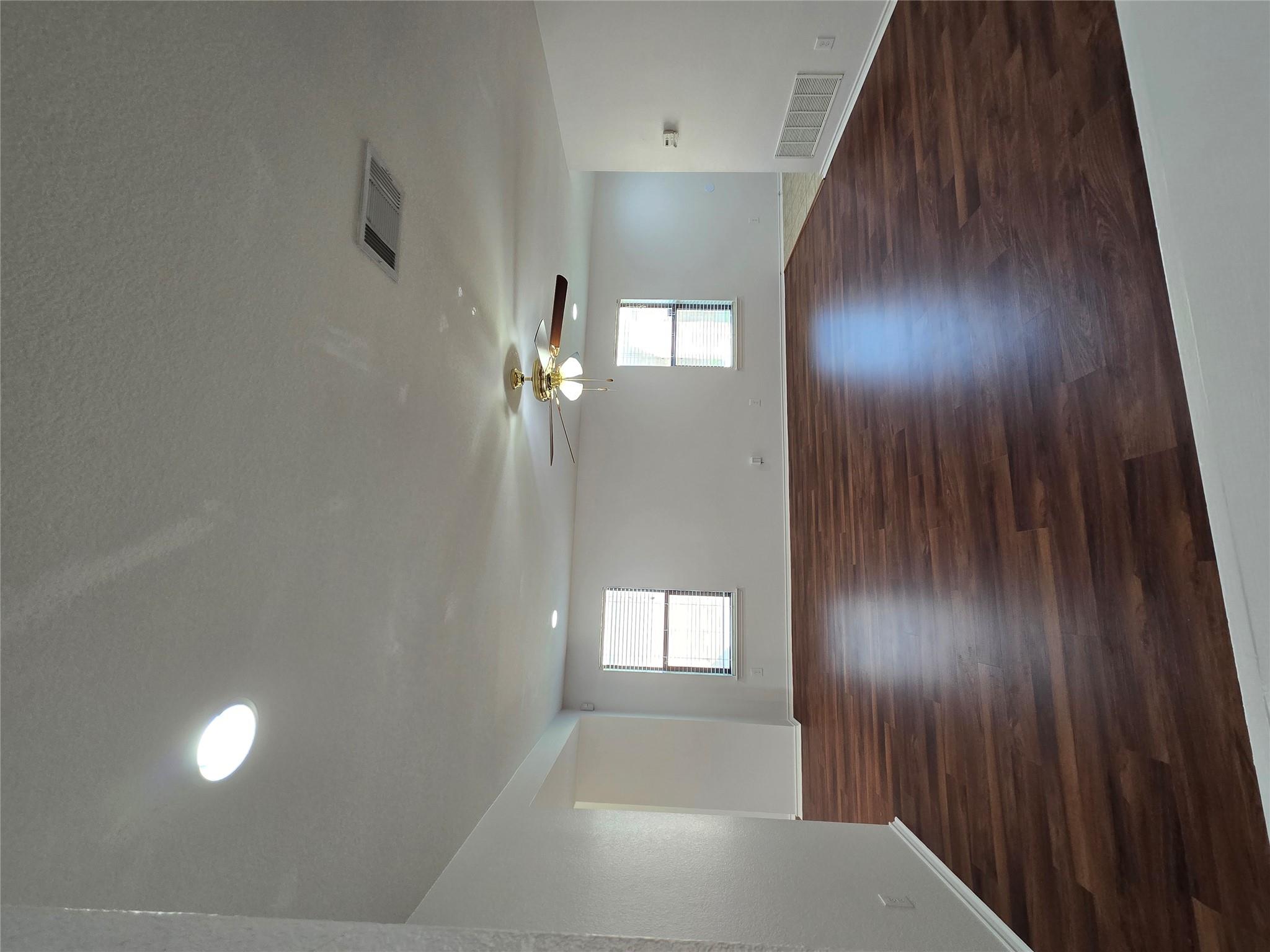 1124 Hyde Park Dr, Round Rock, TX 78665