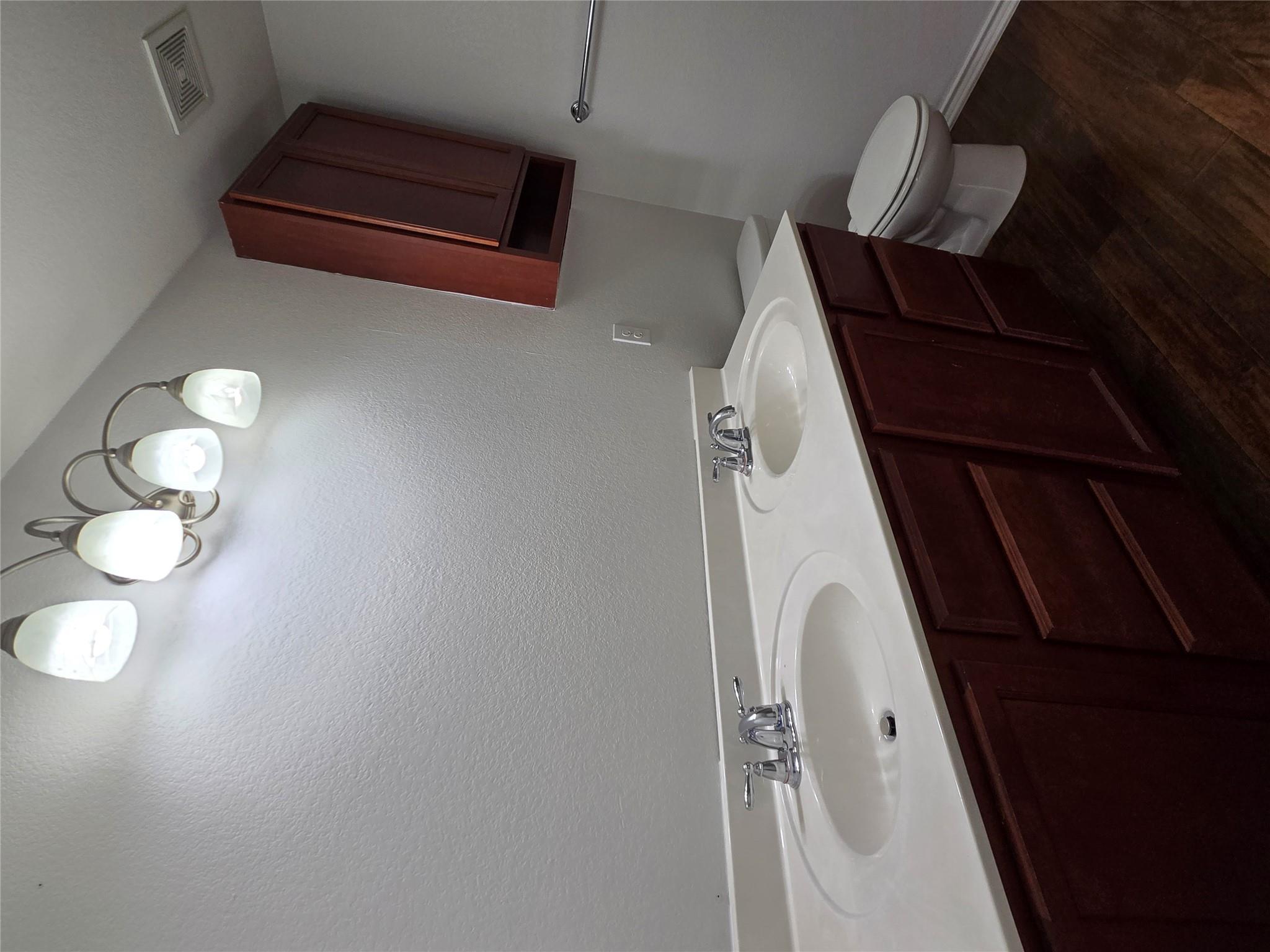 1124 Hyde Park Dr, Round Rock, TX 78665