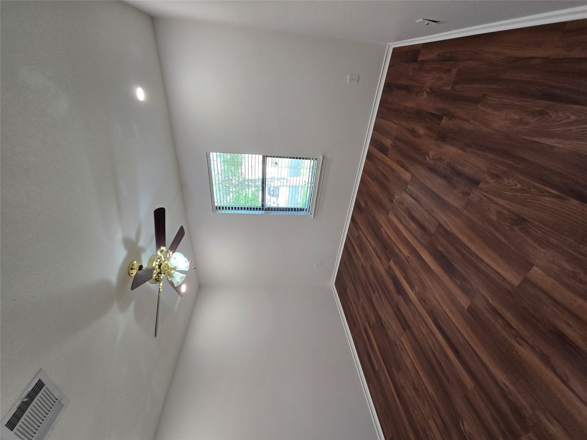 1124 Hyde Park Dr, Round Rock, TX 78665