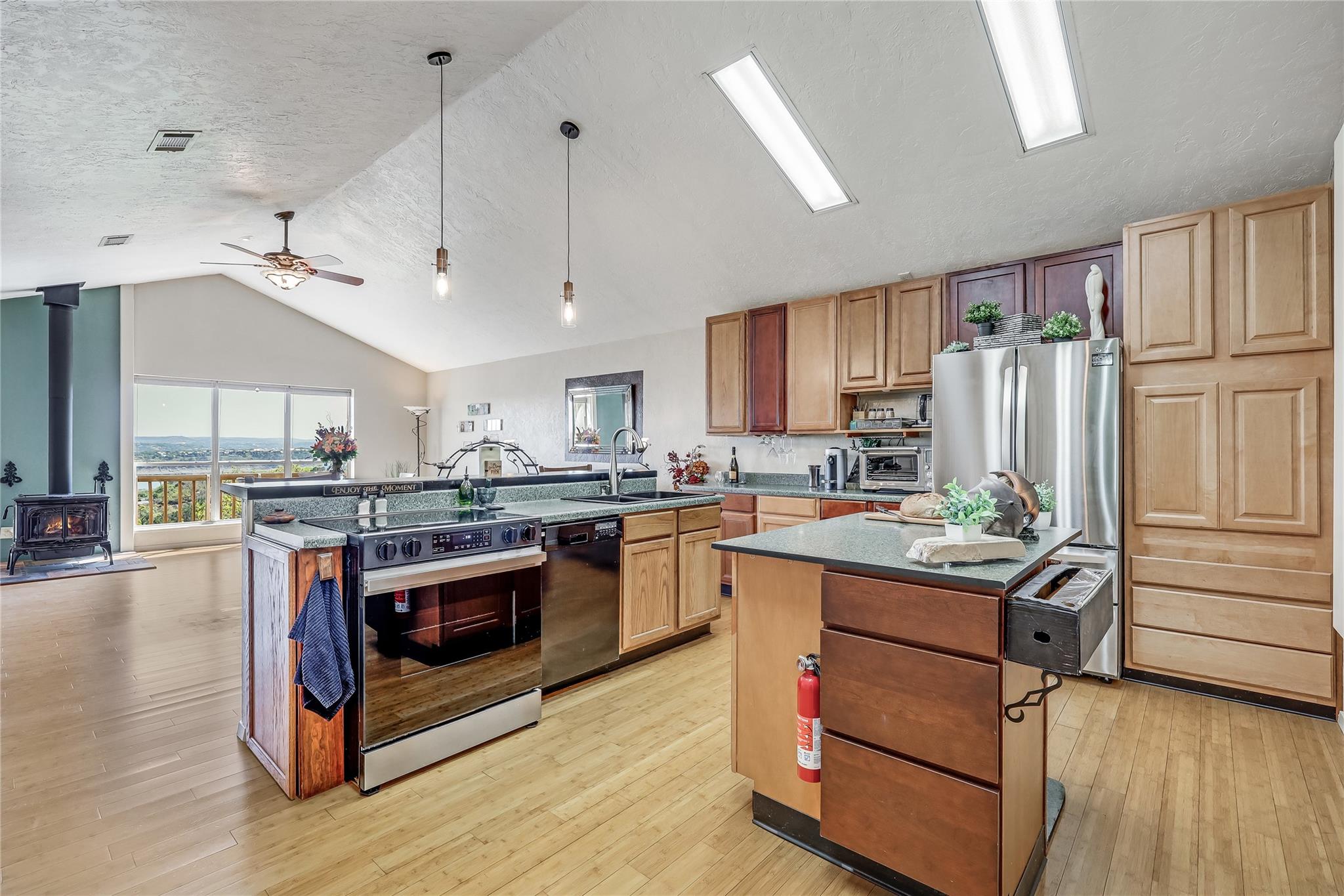 19519 Draper Mountain Trl, Lago Vista, TX 78645