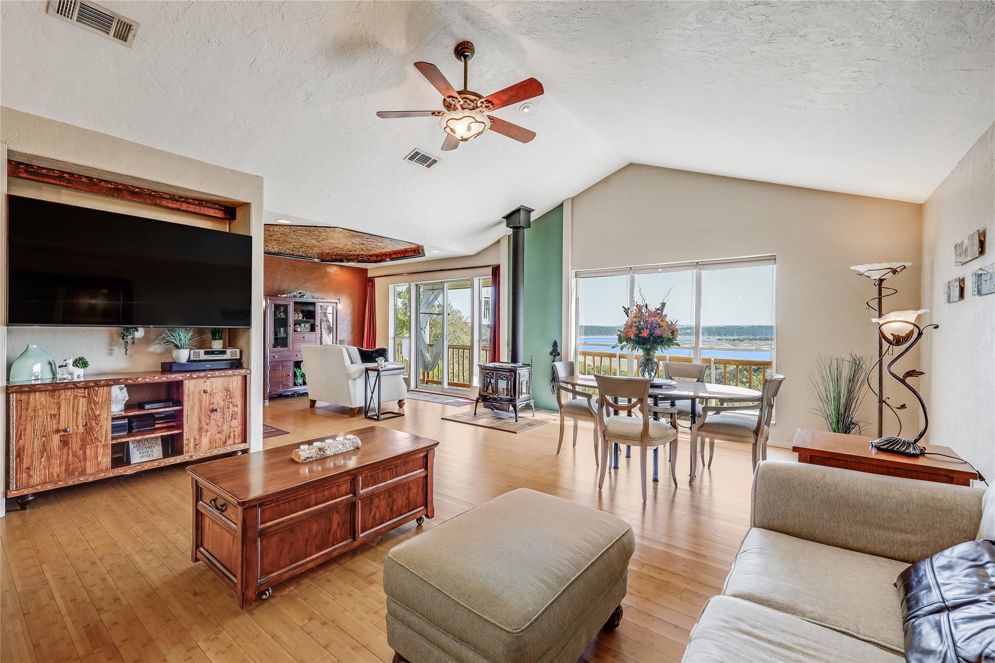 19519 Draper Mountain Trl, Lago Vista, TX 78645