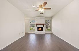 8235 Summer Side Dr, Austin, TX 78759