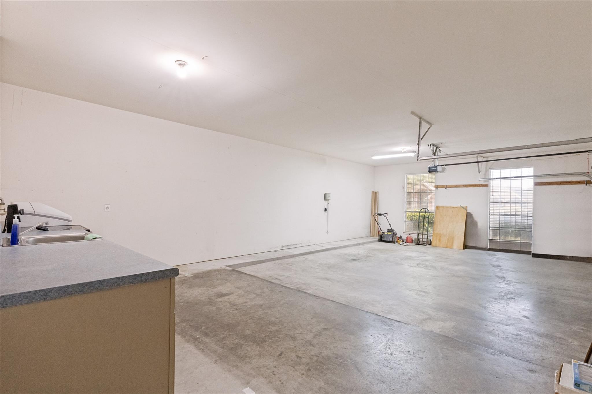 2244 Fernspring Dr, Round Rock, TX 78665