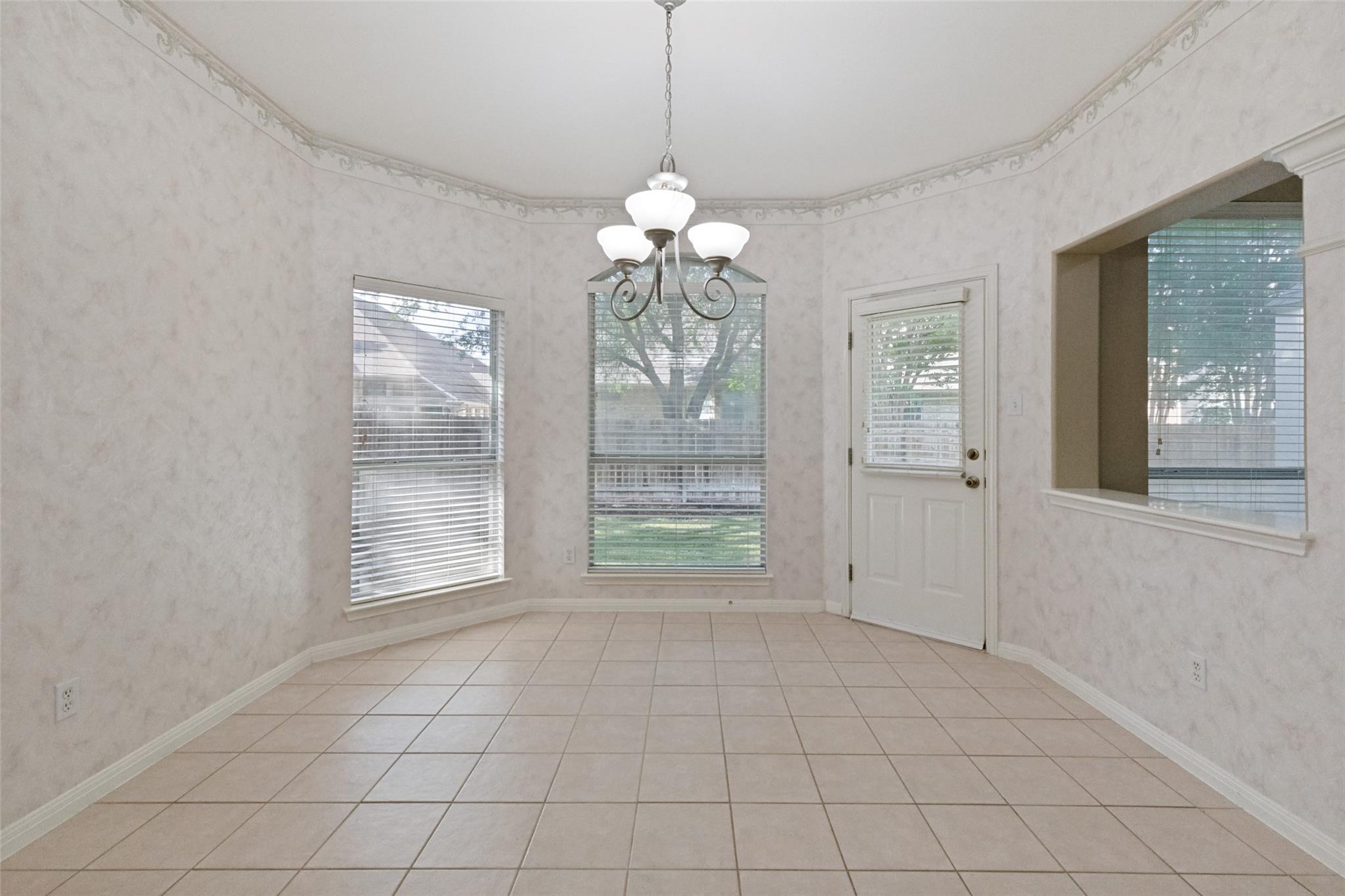 2244 Fernspring Dr, Round Rock, TX 78665