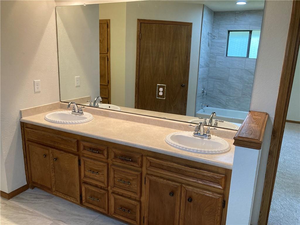 203 Oakwood Dr, Georgetown, TX 78628