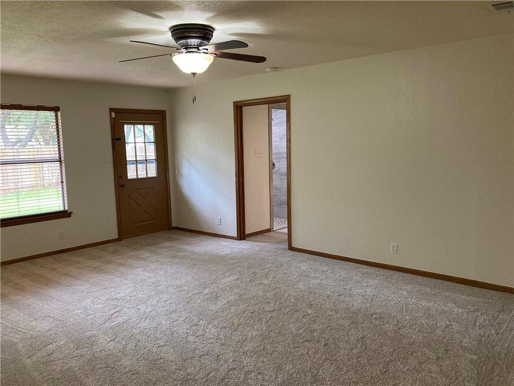 203 Oakwood Dr, Georgetown, TX 78628