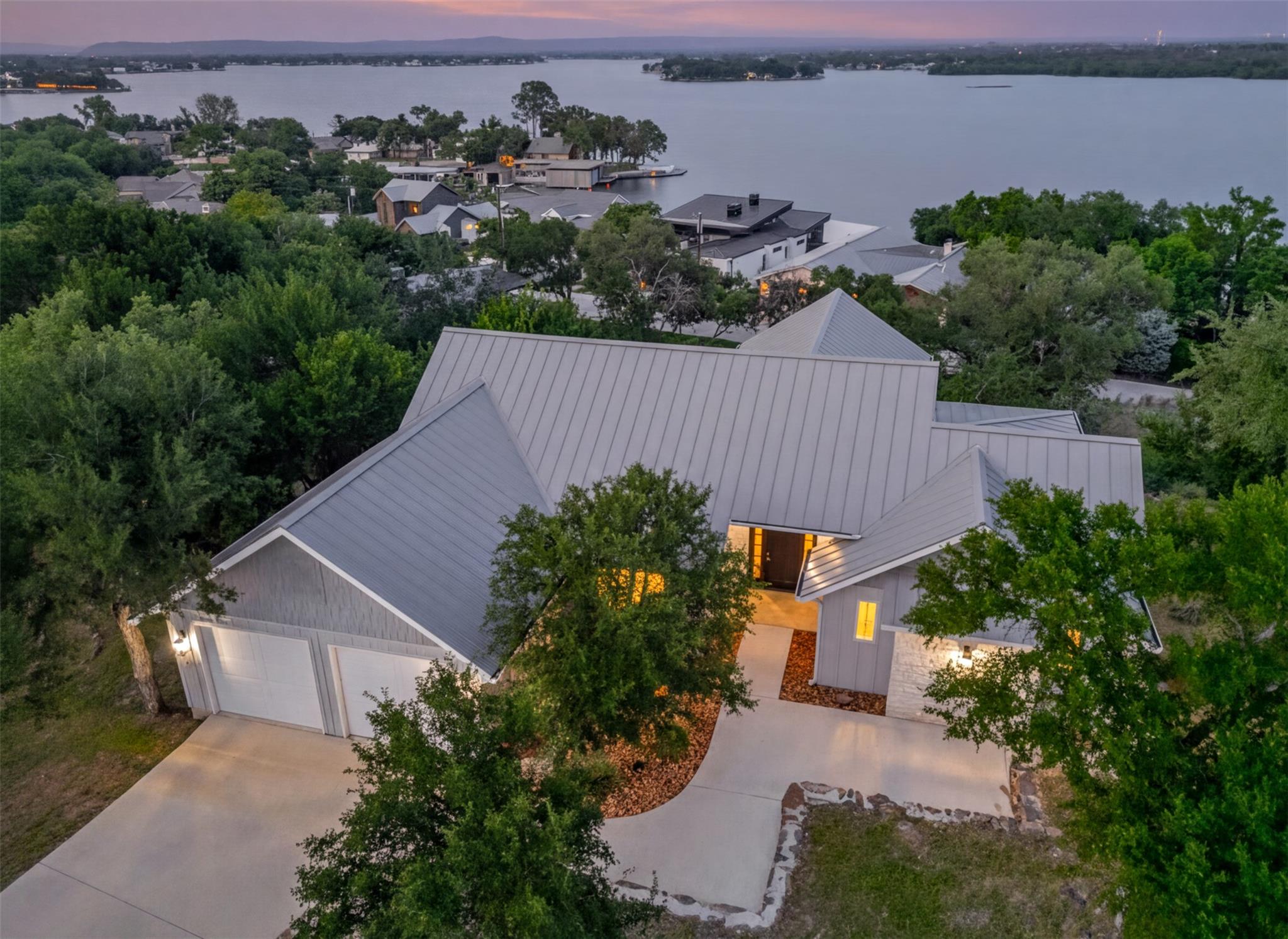 3413 Blue Lake Dr, Horseshoe Bay, TX 78657