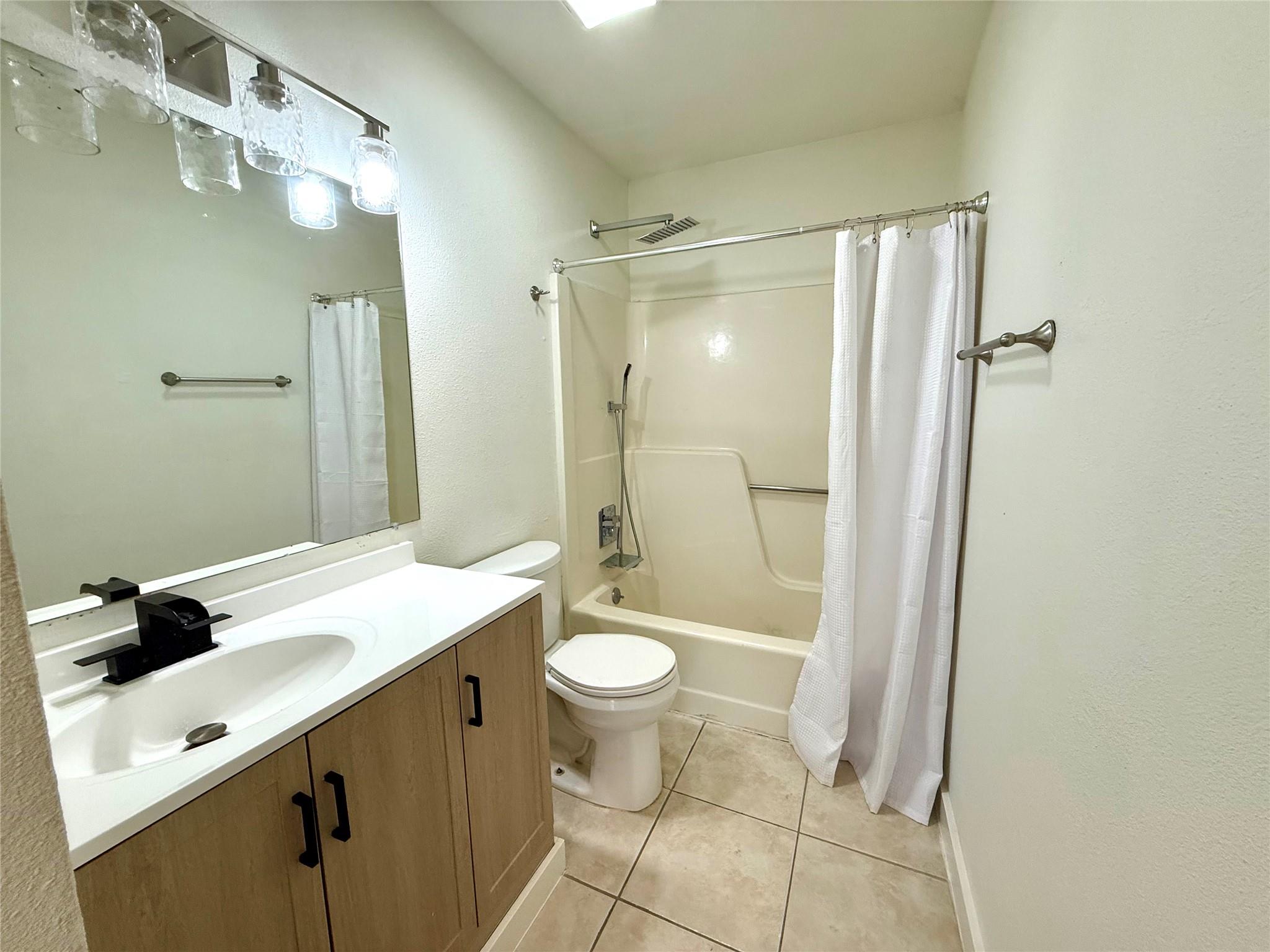 21003 Boggy Ford Rd # A, Lago Vista, TX 78645