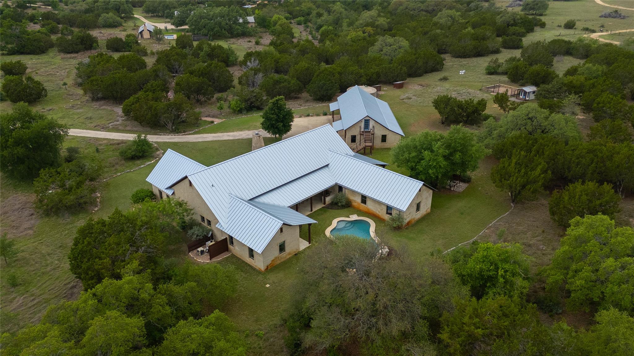 424 Hidden Creek Dr, Dripping Springs, TX 78620