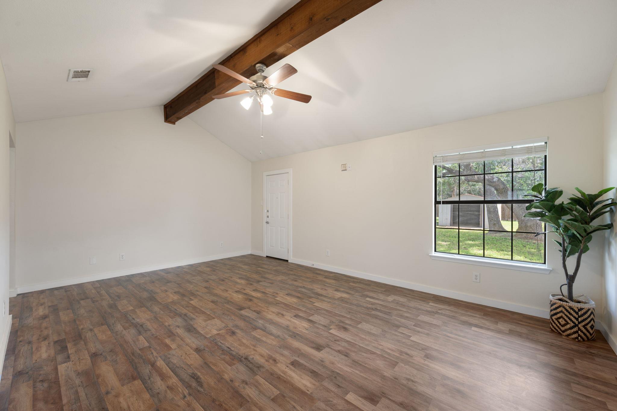 201 Kristi Ln, Liberty Hill, TX 78642