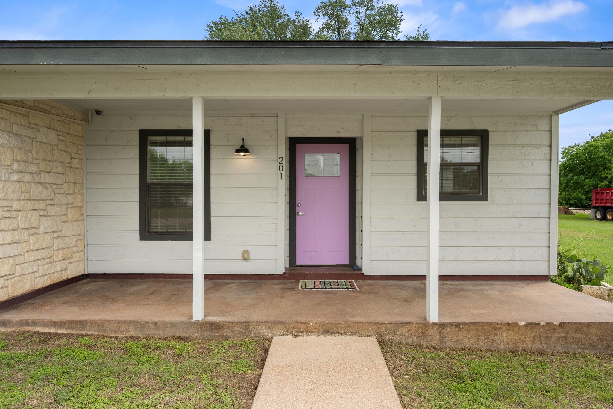 201 Kristi Ln, Liberty Hill, TX 78642