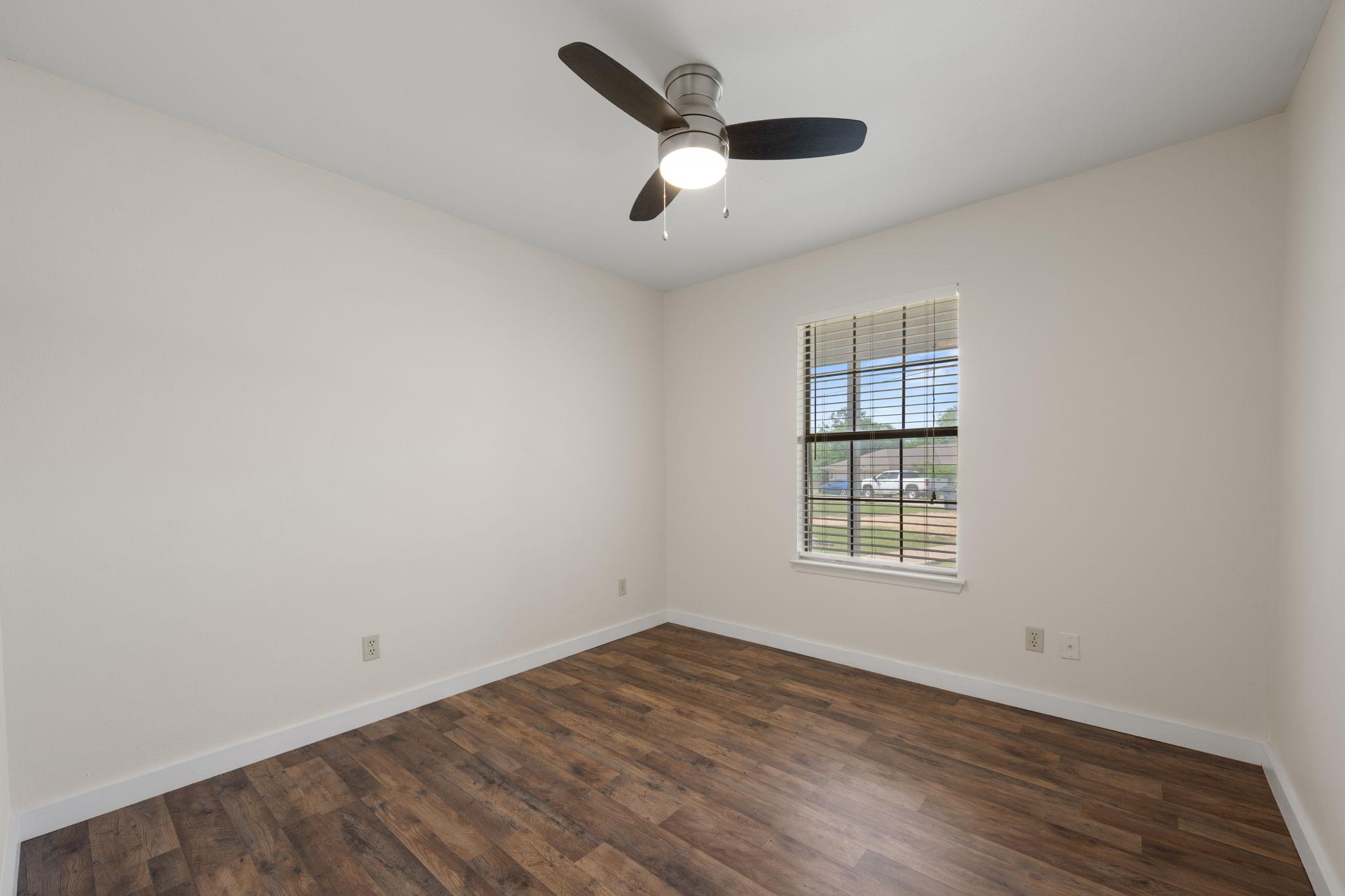 201 Kristi Ln, Liberty Hill, TX 78642