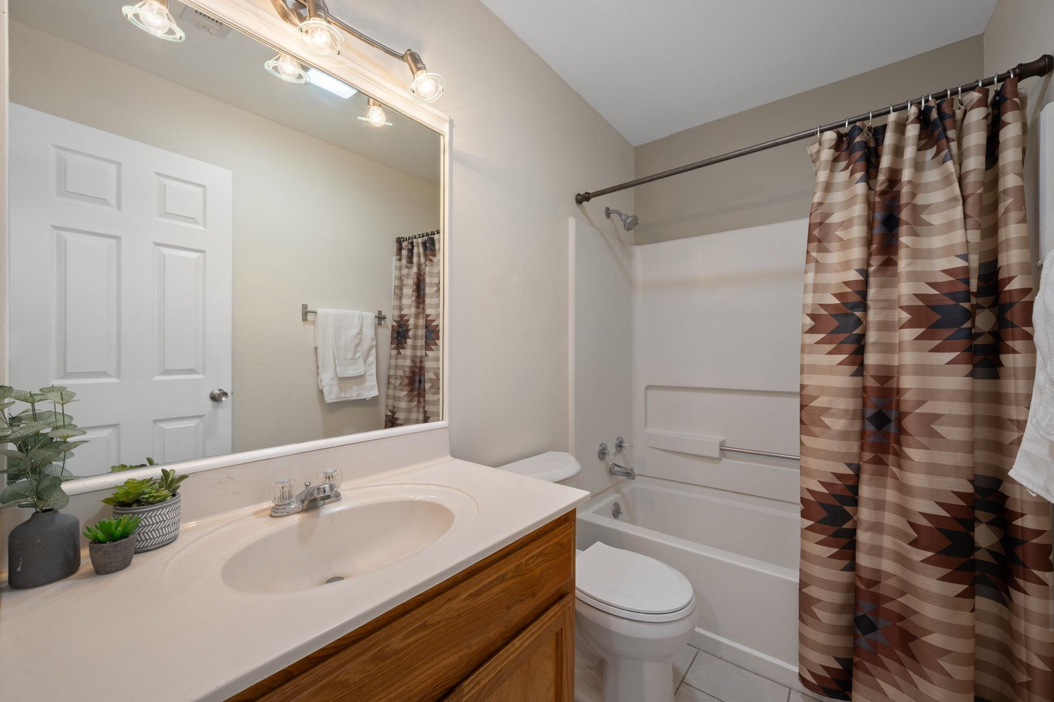 201 Kristi Ln, Liberty Hill, TX 78642