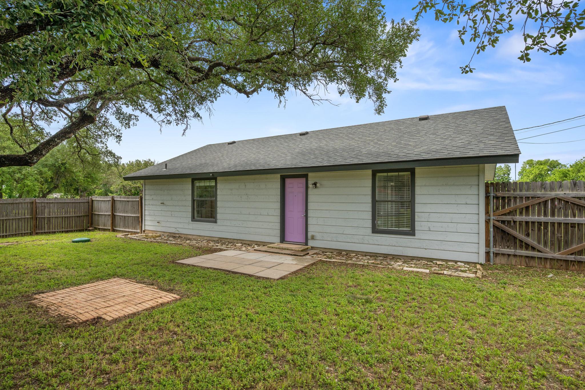 201 Kristi Ln, Liberty Hill, TX 78642