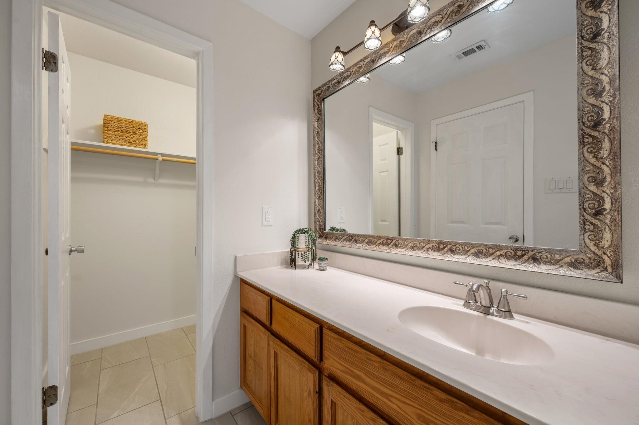 201 Kristi Ln, Liberty Hill, TX 78642