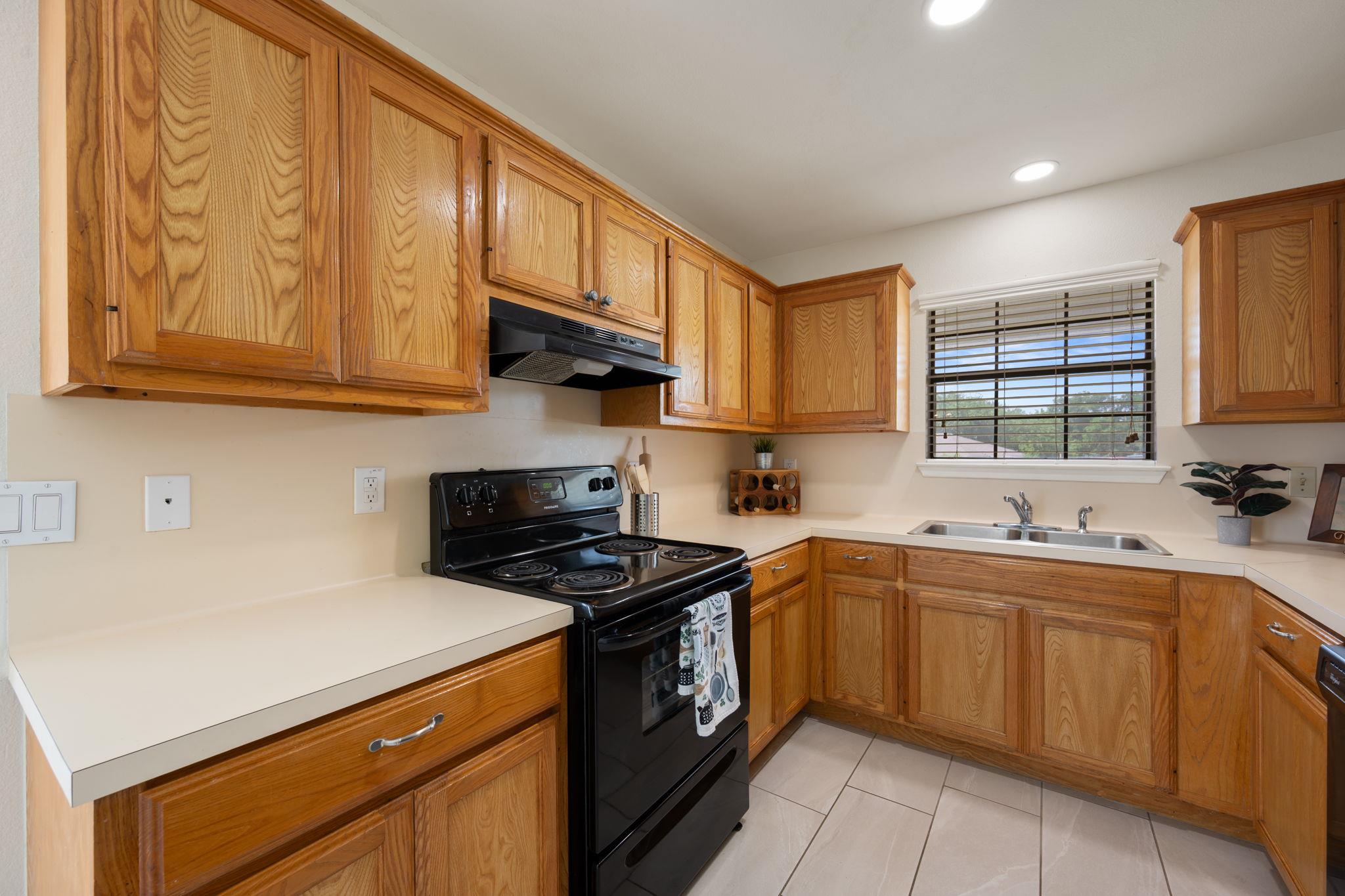 201 Kristi Ln, Liberty Hill, TX 78642