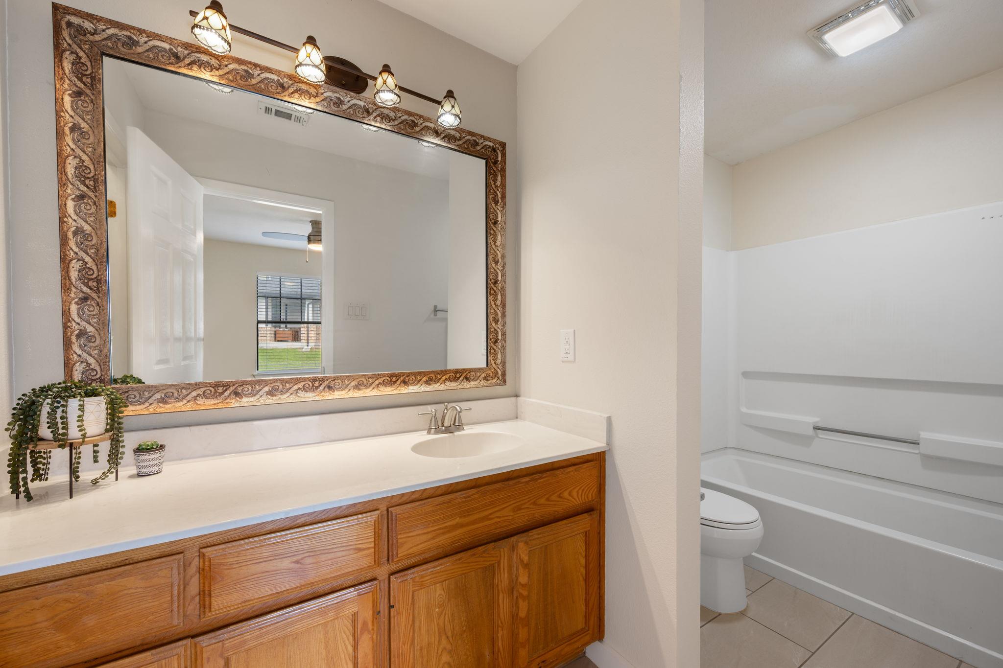 201 Kristi Ln, Liberty Hill, TX 78642