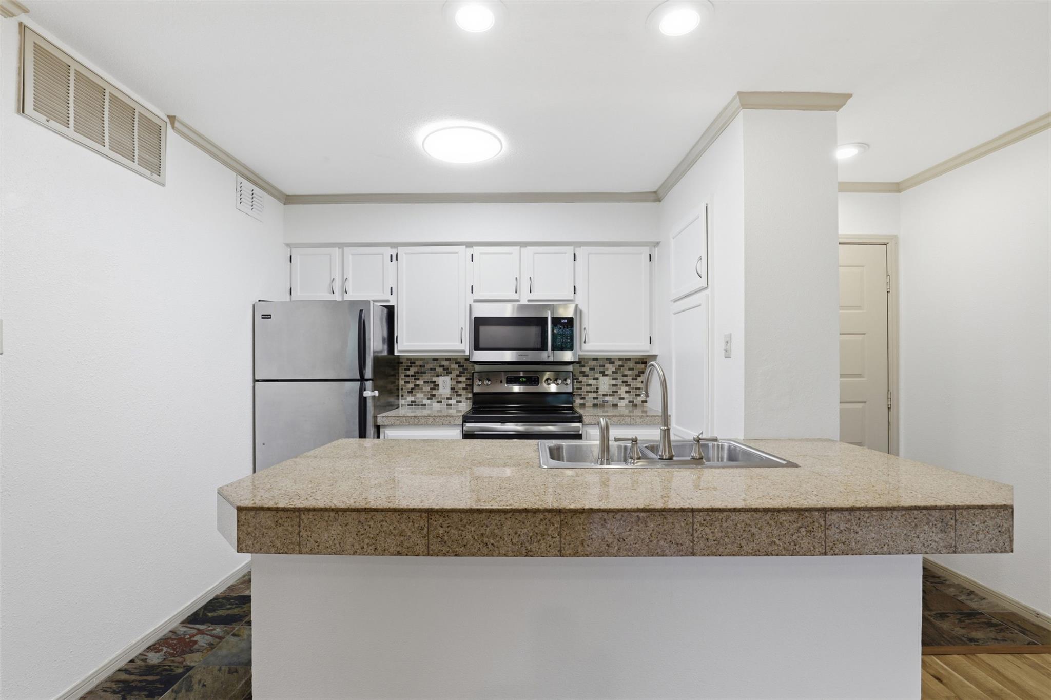 8888 Tallwood Dr # 2202, Austin, TX 78759