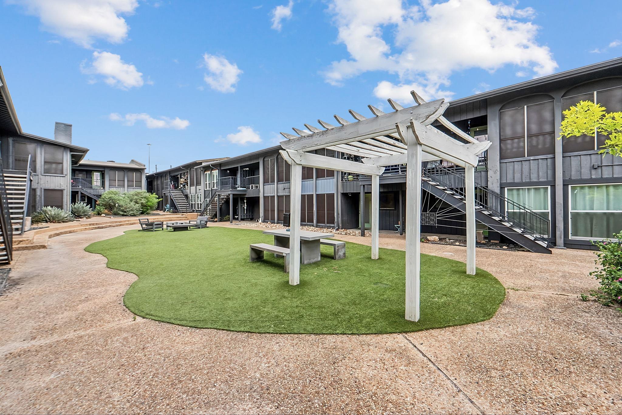 909 Reinli St # 118, Austin, TX 78751