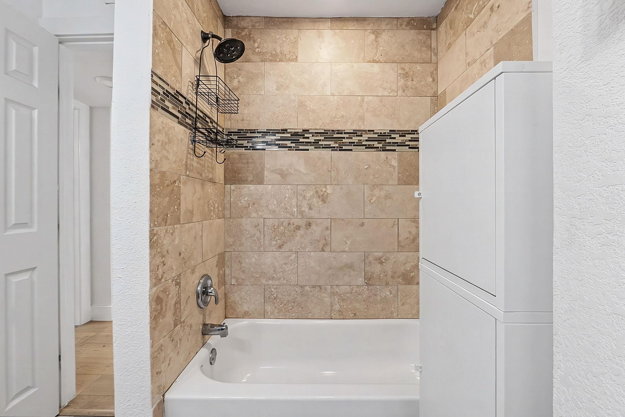 909 Reinli St # 118, Austin, TX 78751