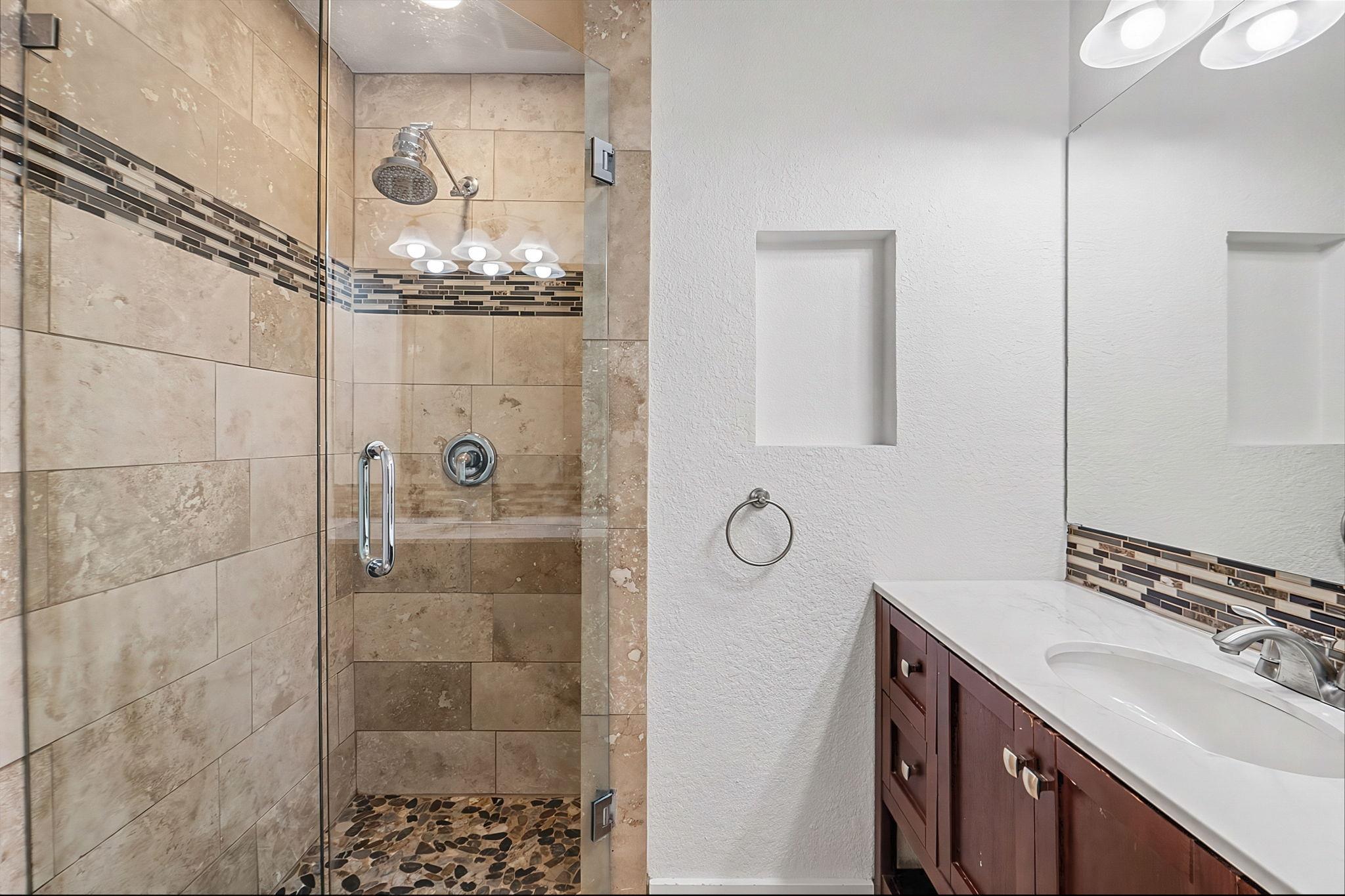 909 Reinli St # 118, Austin, TX 78751