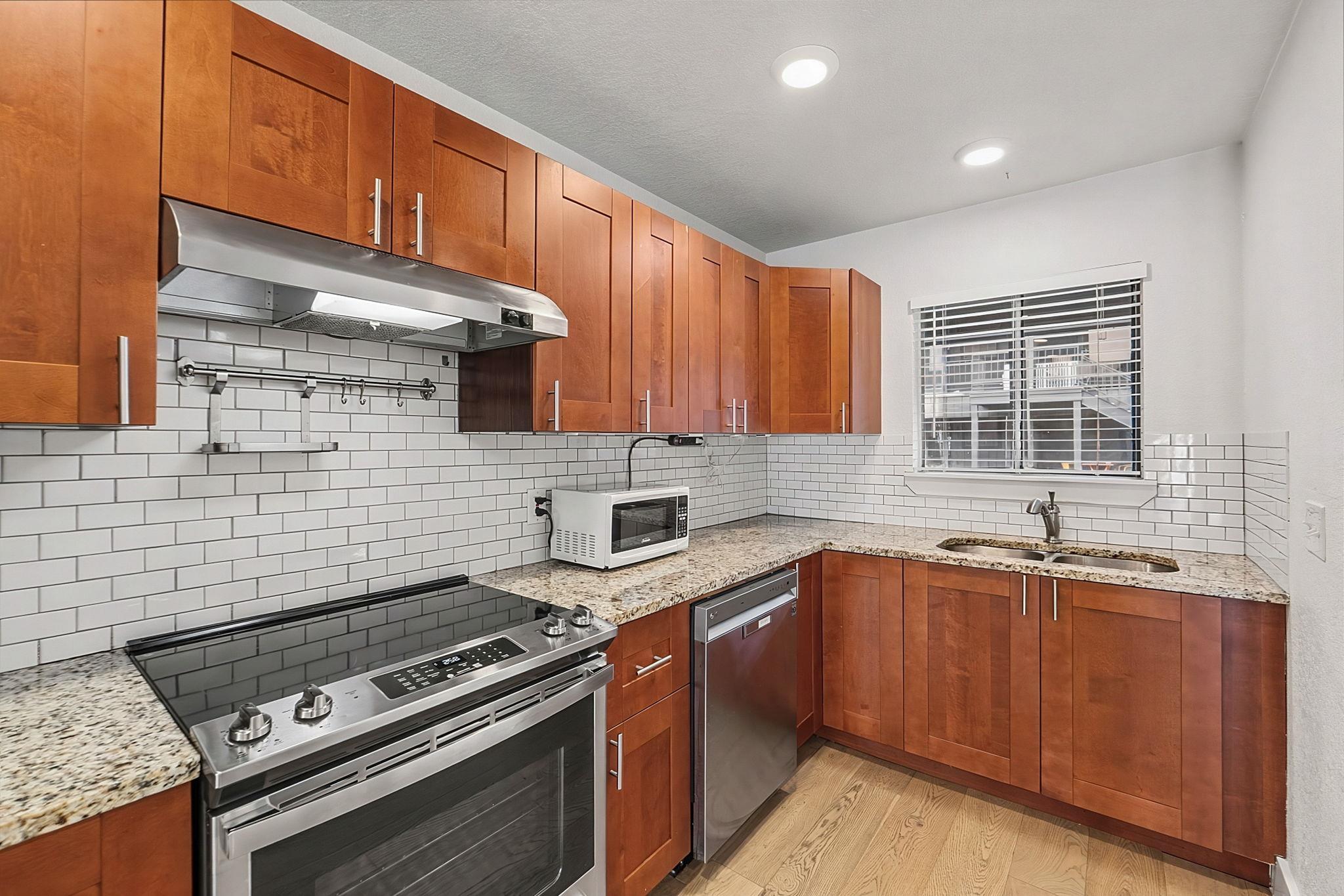 909 Reinli St # 118, Austin, TX 78751