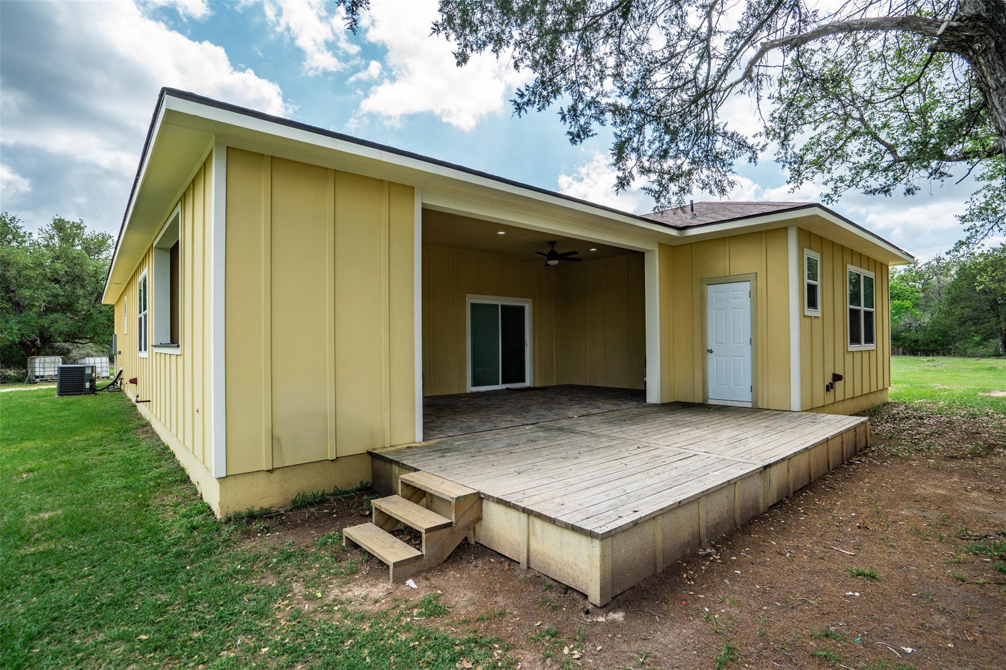 1354 OLD PIN OAK Rd, Paige, TX 78659