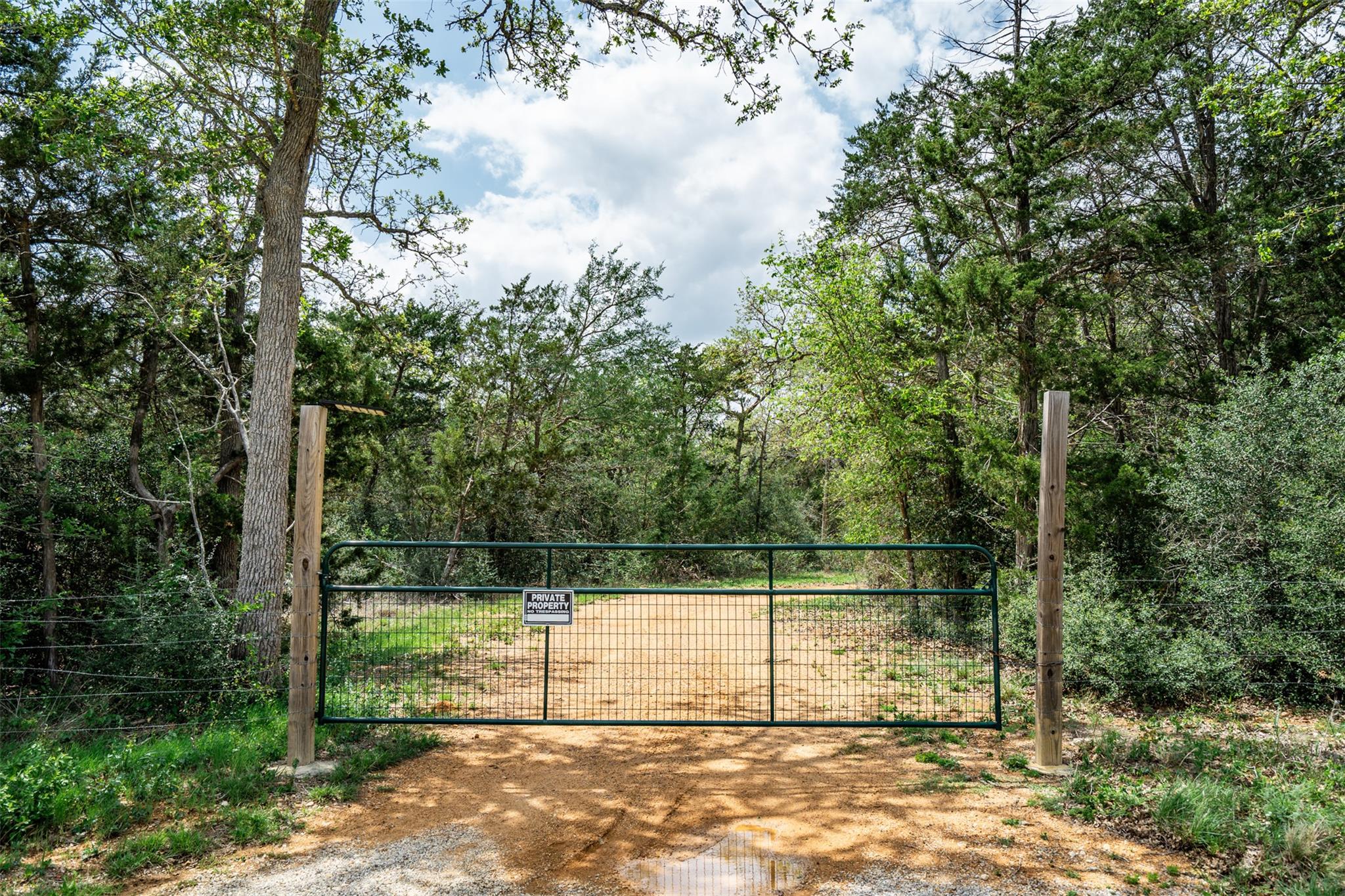 1354 OLD PIN OAK Rd, Paige, TX 78659