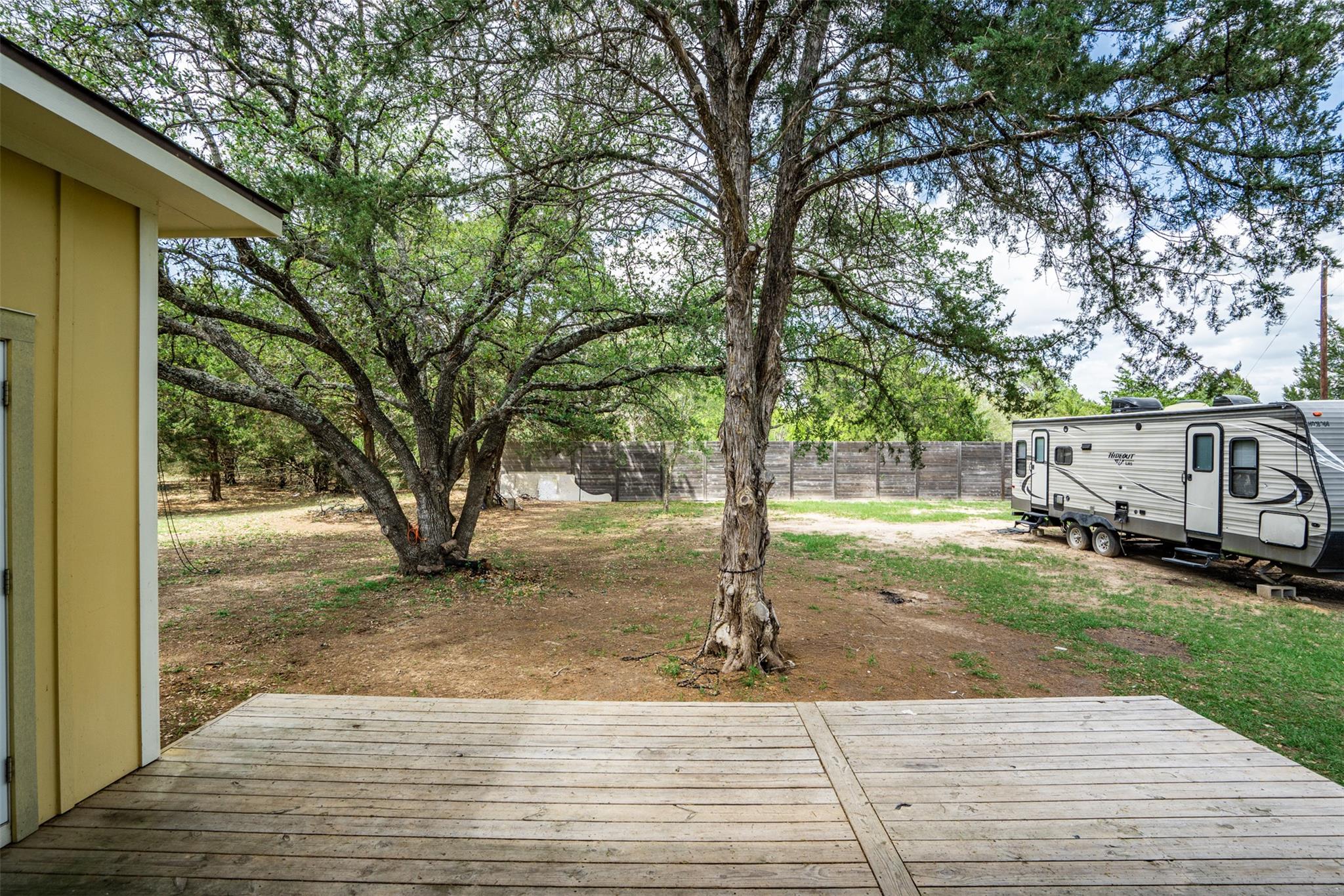 1354 OLD PIN OAK Rd, Paige, TX 78659