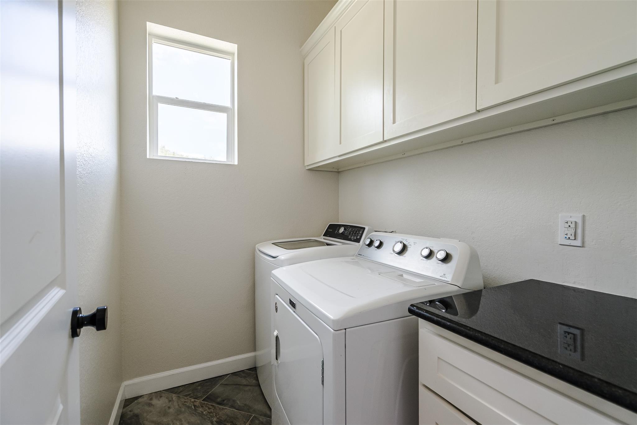 1354 OLD PIN OAK Rd, Paige, TX 78659