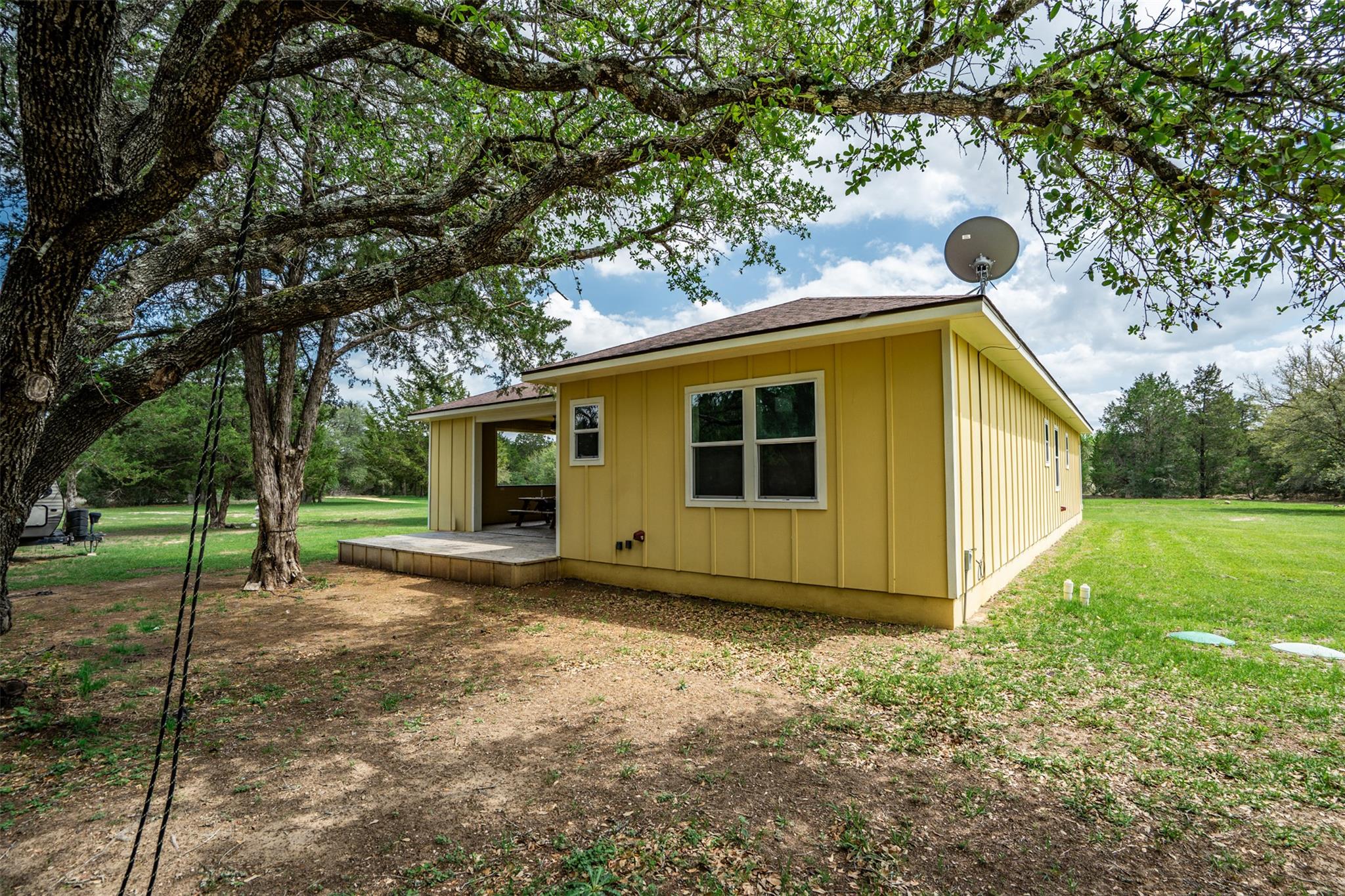 1354 OLD PIN OAK Rd, Paige, TX 78659